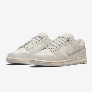 Women's Dunk Low Light Bone US W7